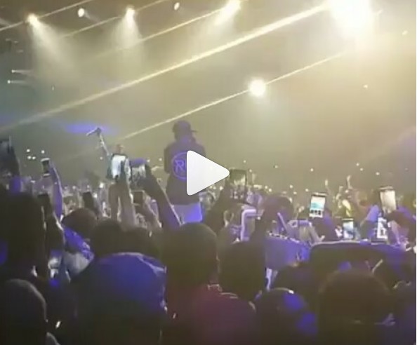 BEEF SQUASH!!! WIZKID AND DAVIDO RECONCILE ON STAGE AS THEY PERFORM “FIA” TOGETHER || WATCH VIDEO