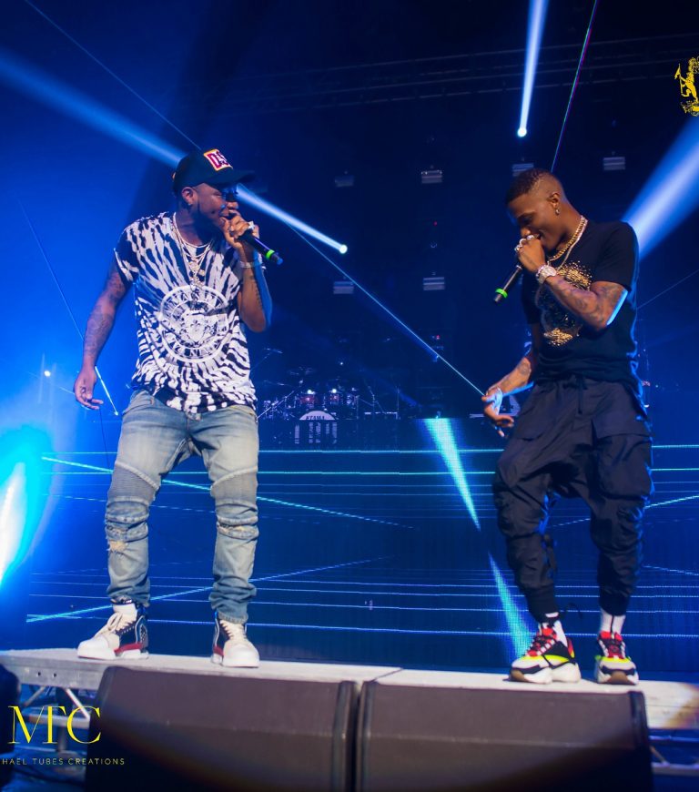 Davido Surprises Fans with Wizkid’s appearance At 30 Billion UK Concert