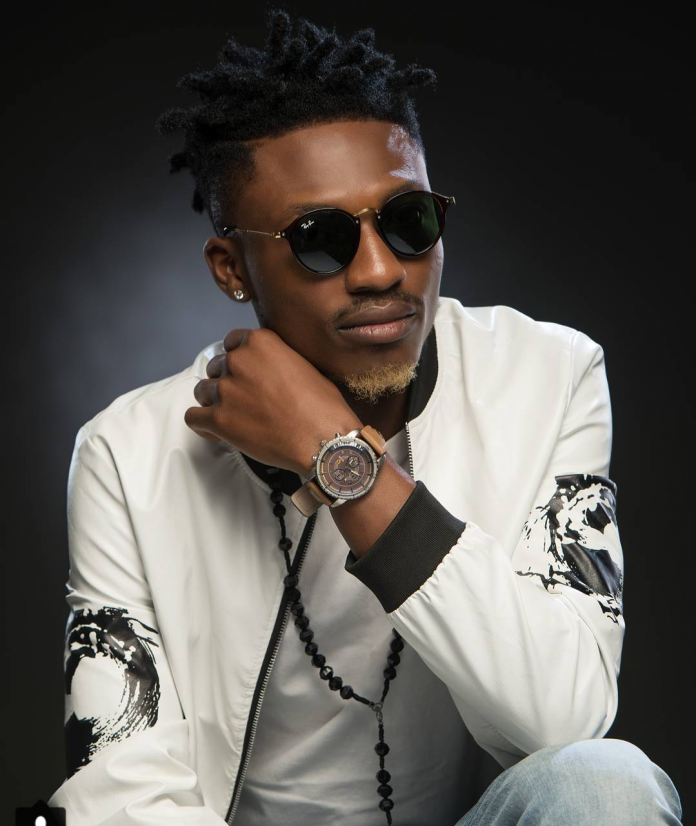 Efe Throws ‘The Middle Finger’ At Nigerians In New Diss Track