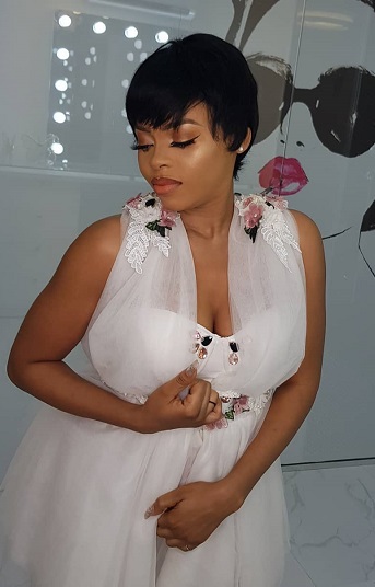 New Photos Of Nigerian Songstress, Chidinma Ekile Spark Pregnancy Rumours