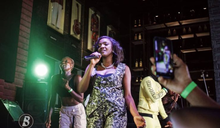 Simi Delivers A Stunning Rendition Of “Omo Charlie Champagne” Live On Industry Nite Stage