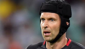 Goalkeeper Petr Cech dumps football for hockey