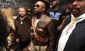 Mayweather and man get into a row over photo, greeting