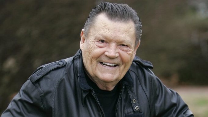 Country singer Stonewall Jackson dies 89 after undergoing a ‘long battle’ with vascular dementia