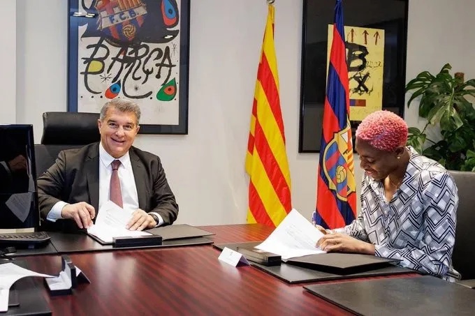 Asisat Oshoala Extends Barca Contract Until 2024