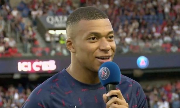 Footballer , Kylian Mbappe snubs Real Madrid transfer to sign new PSG mega 3 year deal of £1m per week salary