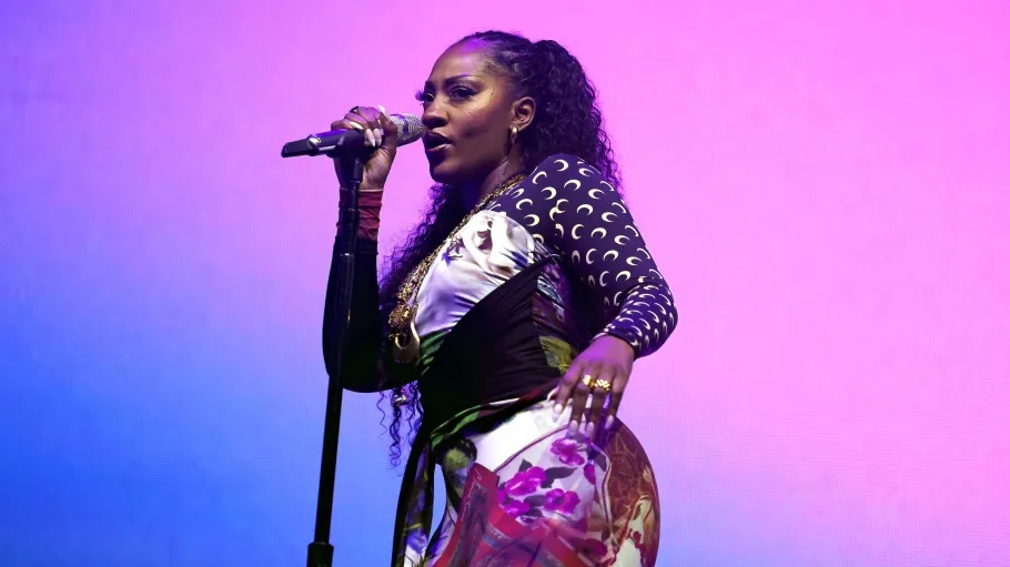 Nigerian singer , Tems to perform, get award at 2024 Billboard Women in music awards