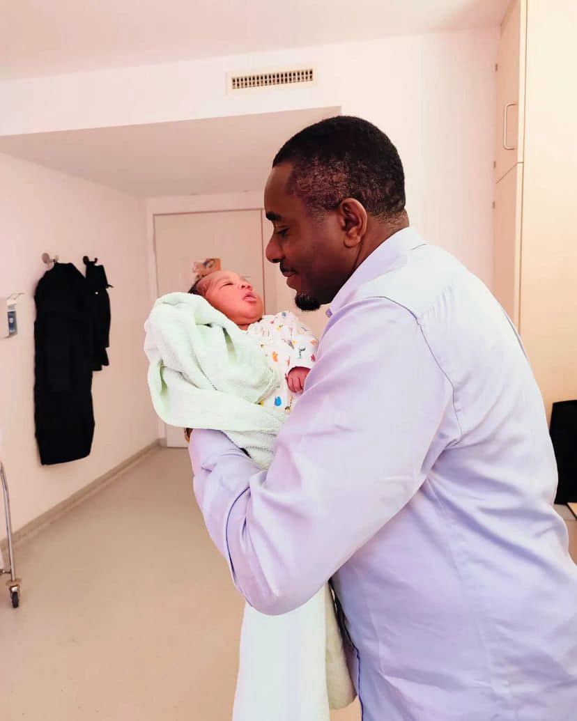 Nigerian Actor Emeka Ike welcomes baby girl as he turns a year older