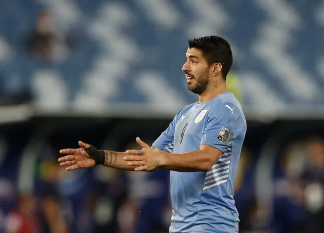 Suarez confirms his retirement from international football