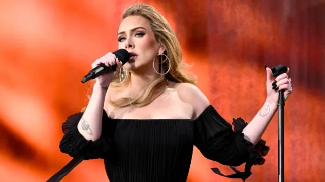 Adele announces LONG BREAK from music 