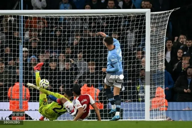 Man City 2 v 2 Arsenal: Man City snatch dramatic 2-2 draw against 10-men Arsenal