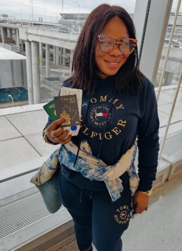 Esther Kalejaye becomes a Canadian citizen