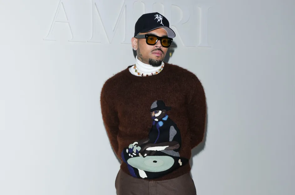 Singer Chris Brown freed on £5m bail in UK assault case