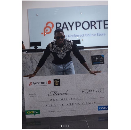 BB Naija 2018 Housemates Show Support For Miracle As He Receives His Prize From Payporte