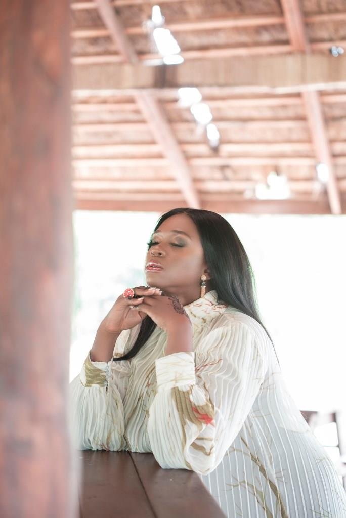 Exquisite Photos Of Singer Waje As She Covers Latest Issue Of Glazia Magazine