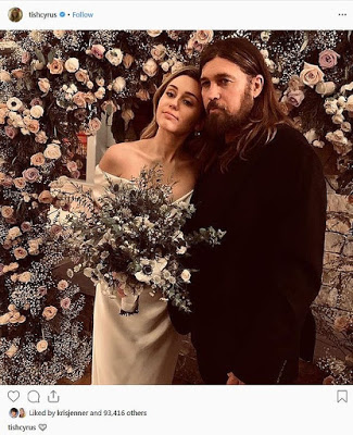 Miley Cyrus Joins Her Parents In 1st Wedding Portrait