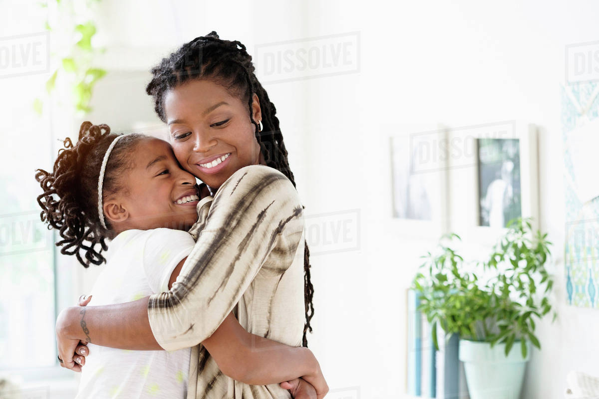 10 Ways to Strengthen Your Mother-Daughter Relationship