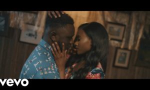 Video: Moelogo – “On Me”