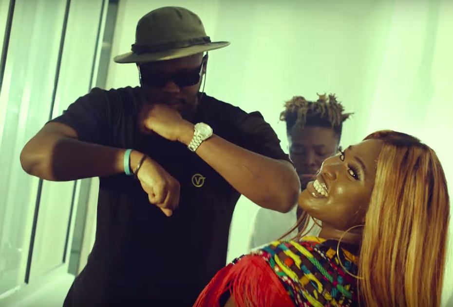 Video – Sista Afia Ft Medikal & Quamina MP – Weather