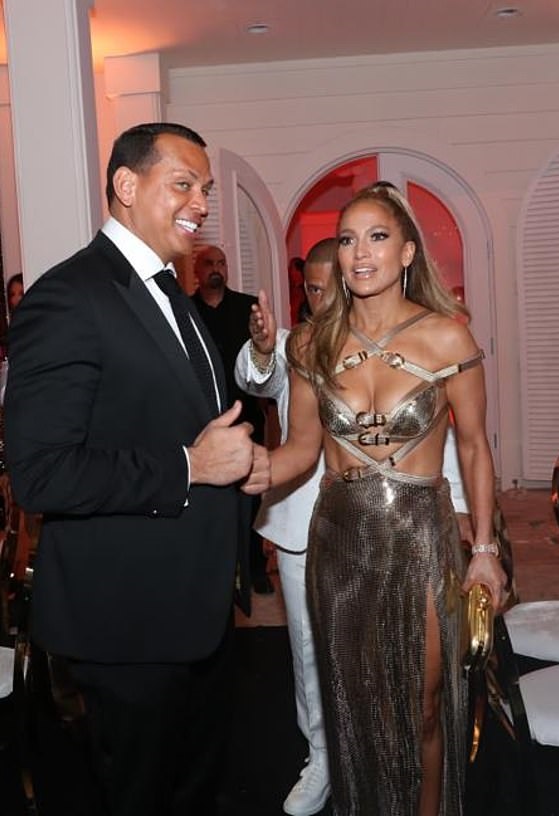 Alex Rodriguez buys JLo a 2019 Porsche 911 GTS as she turns 50 (photos)