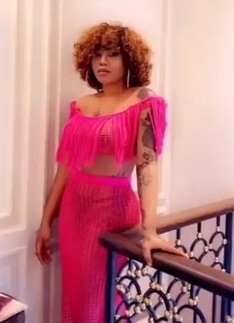 Video: Toyin Lawani joins #PawonChallenge