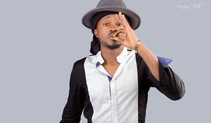 VIDEO: Danagog – Xmas Trees Intro