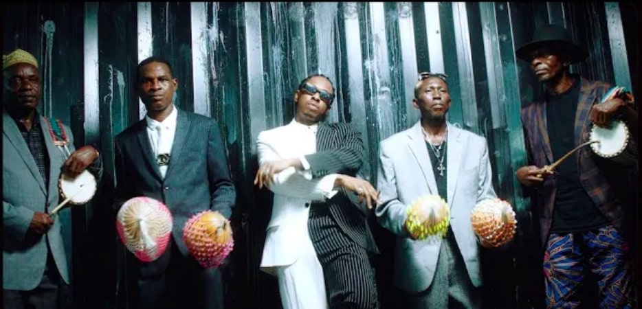 Runtown serves us with “Body Riddim” featuring Bella Shmurda & Darkovibes