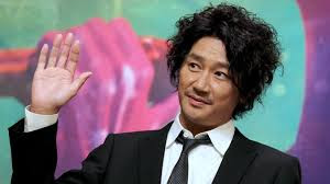 Japanese singer suspended over extra-marital affair