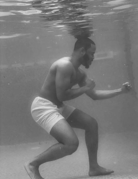BBNaija star, Ozo recreates Muhammad Ali’s Iconic pose