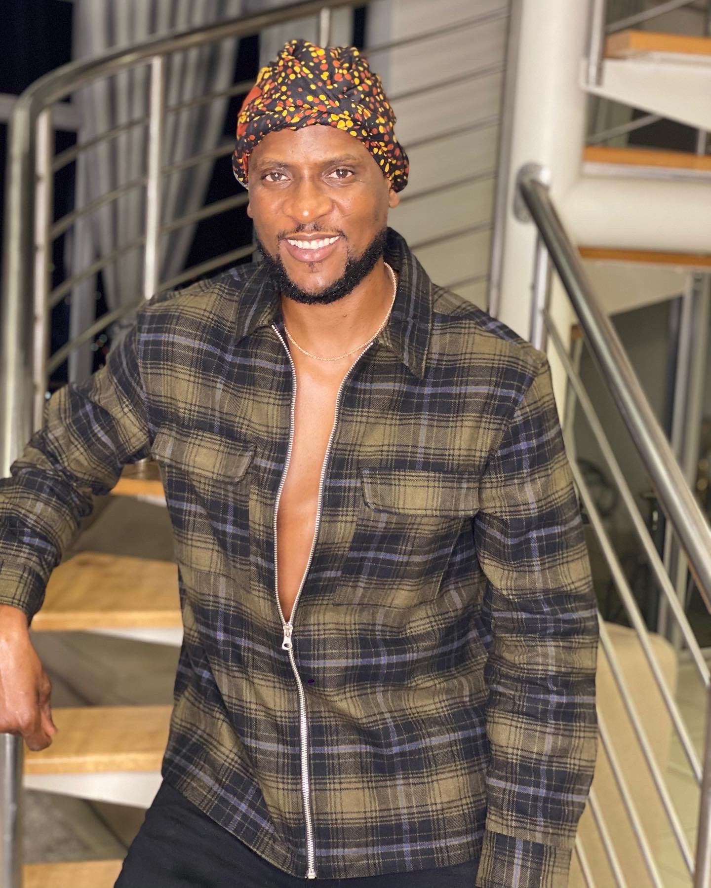 ‘Sometimes your soulmate is your money. Stop forcing relationships’ – BBNaija star, Omashola