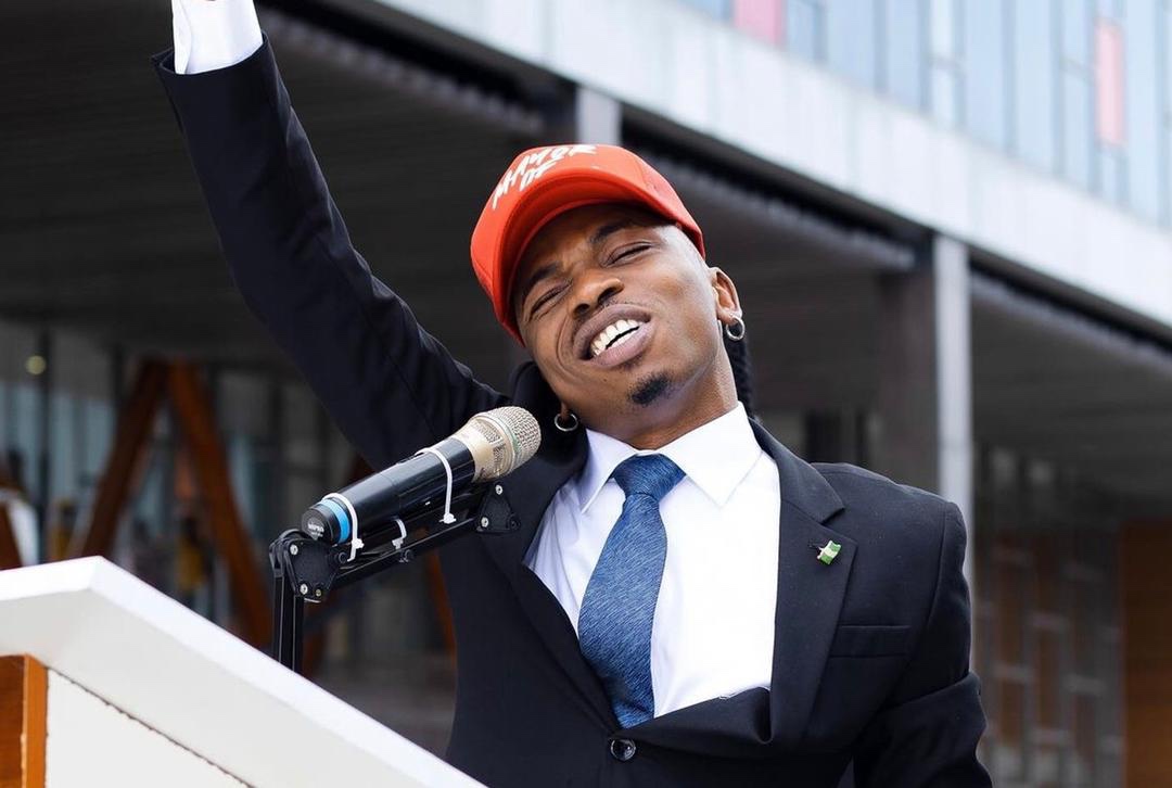 Singer Mayorkun has revealed the class of his university degree in a bid to encourage his fans that might be in that situation.