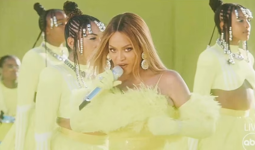 Blue Ivy Performs With Mom Beyoncé At Oscars 2022