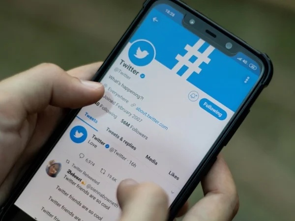 Twitter Back After Global Outage