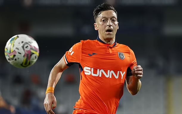 Mesut Ozil Retires From Football At 34