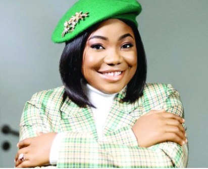 Gospel singer, Mercy Chinwo threatens N2bn lawsuit against singer Obidiz for using her name in secular music