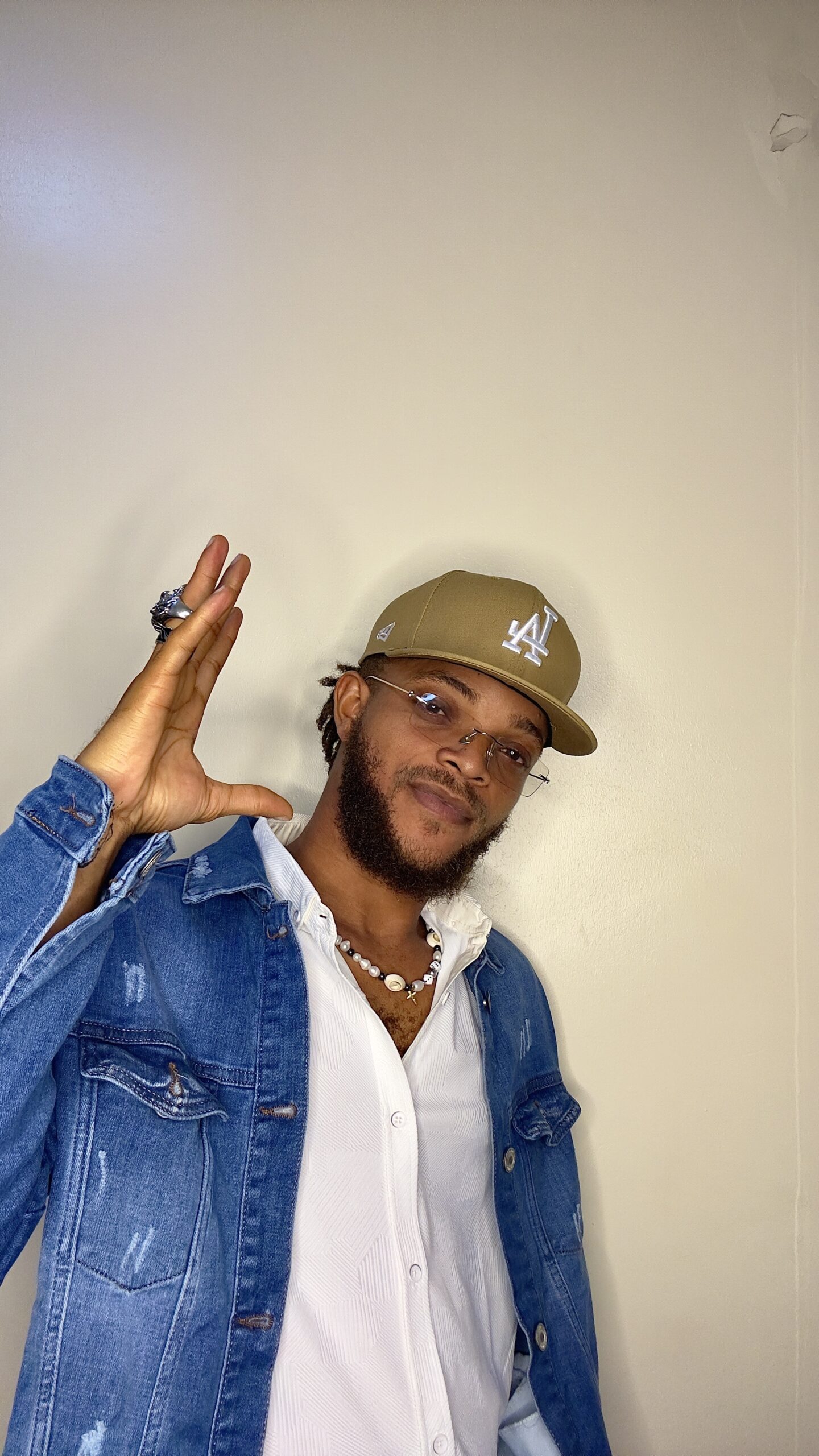 Miles thaBushmxn announces his forthcoming EP project named Sailor Vibes