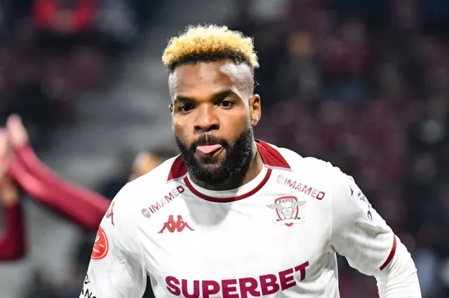 Gabon footballer d!es after FALLING from 11th floor building