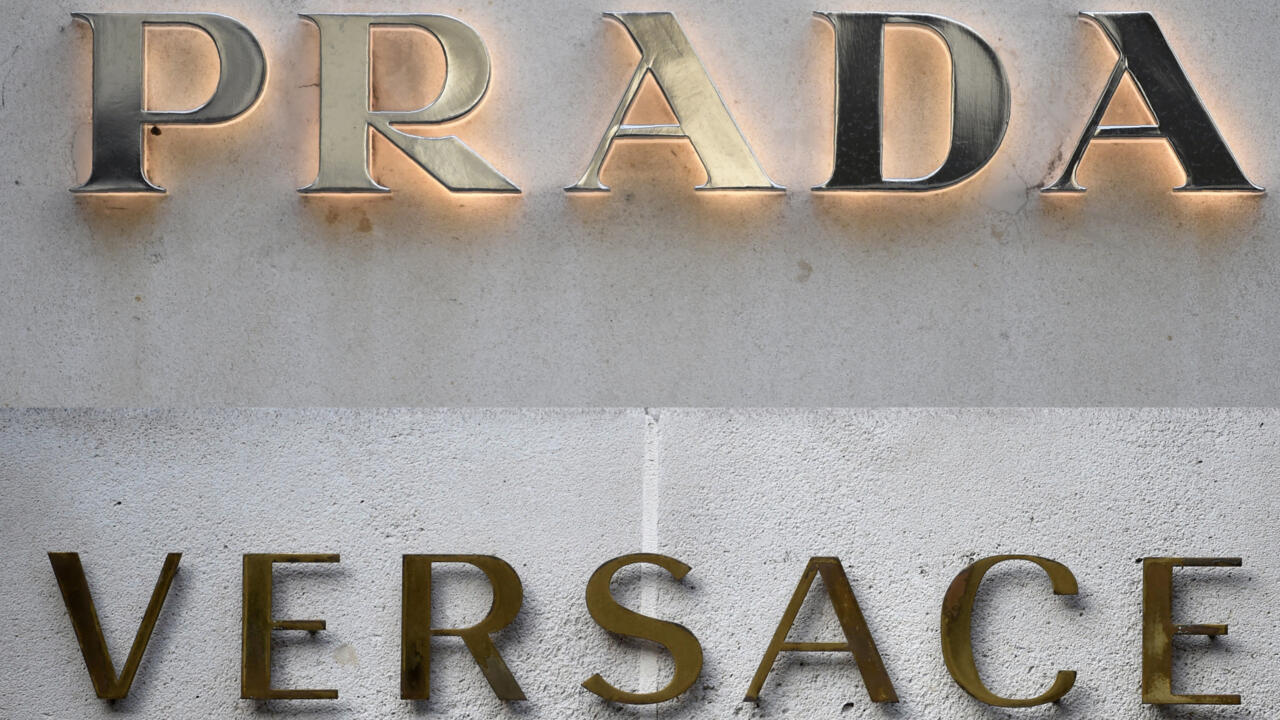 Prada to buy rival Versace for 1.25 bn euros