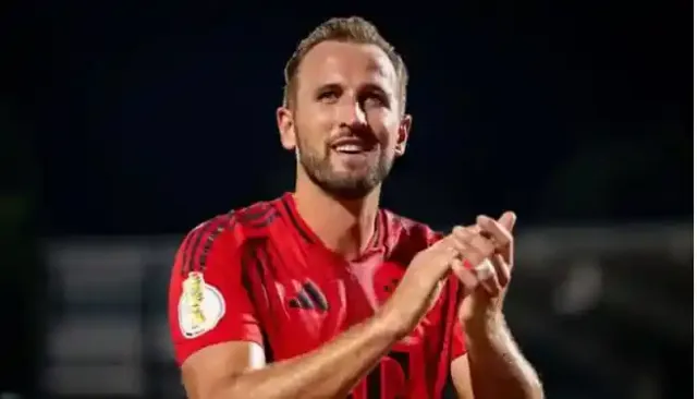 Harry Kane wins his first trophy