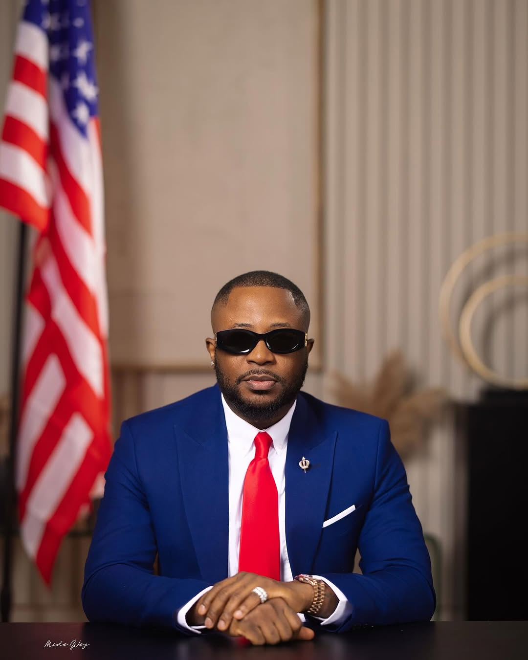 Tunde Ednut becomes US citizen
