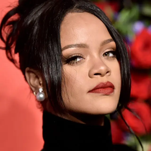 Rihanna’s net worth reportedly drops by $400m