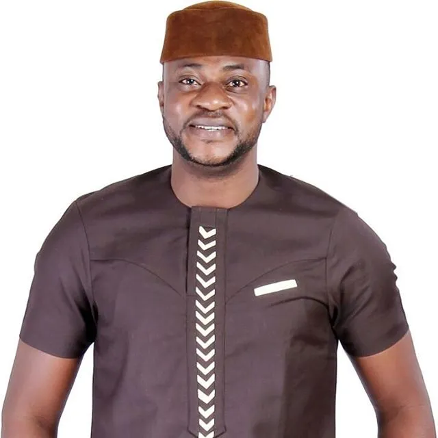 Odunlade Adekola loses father