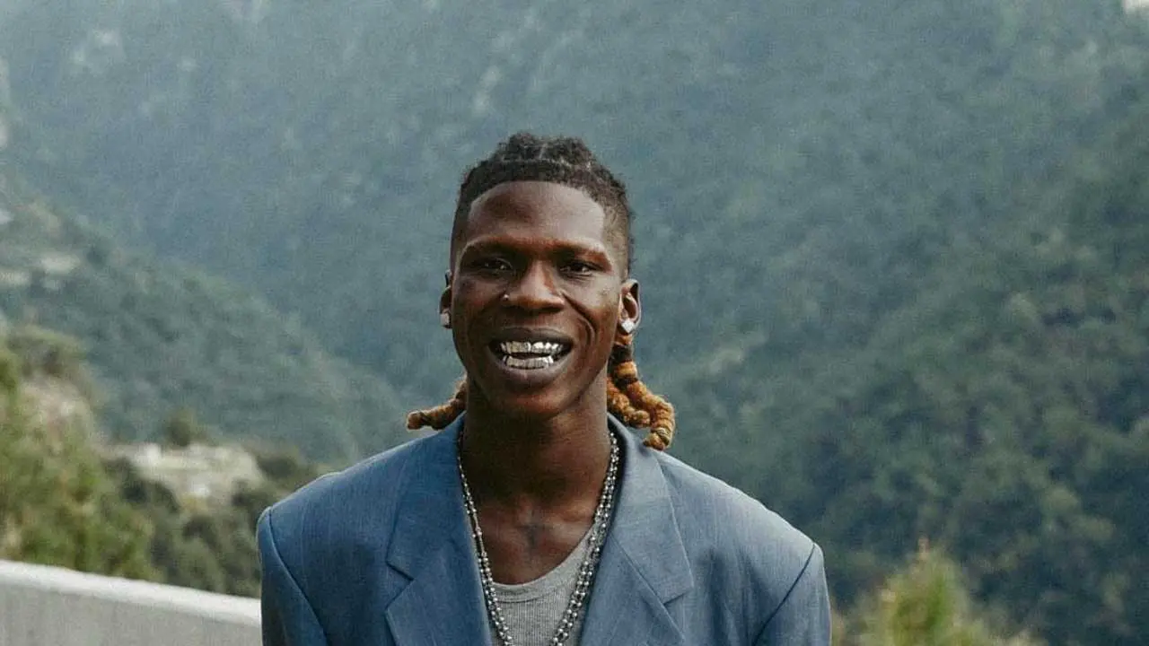 Fans di£ while departing from singer, Seyi Vibez’s concert in Lagos