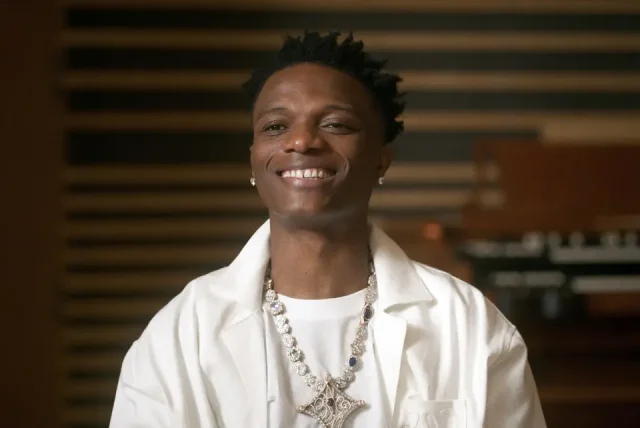 Wizkid throws shade at major rival