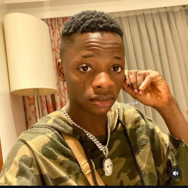 Singer, Destiny Boy is de.ad