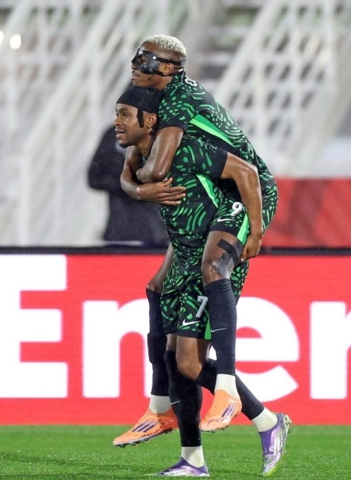 Osimhen, Lookman settle on-field dispute