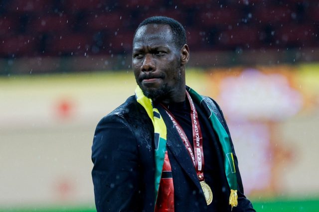 Senegal coach apologises for pitch walkout