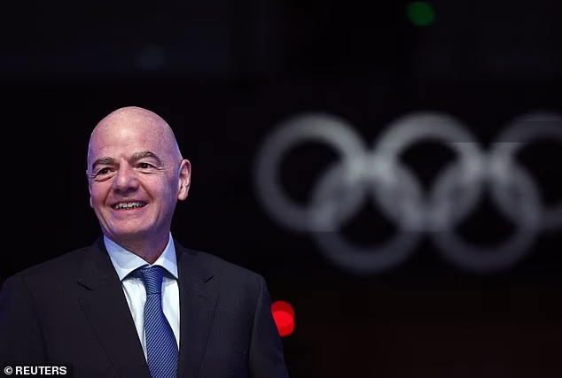FIFA president forced to apologise to British football fans after insulting joke