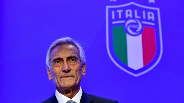 Italy football federation chief resigns