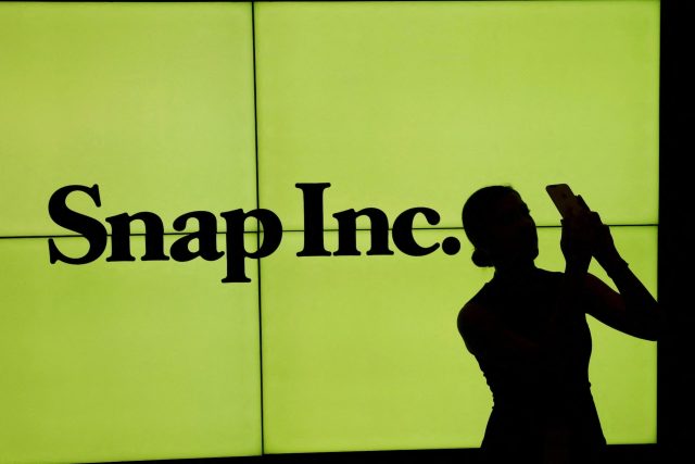 Snapchat owner cuts 1,000 jobs